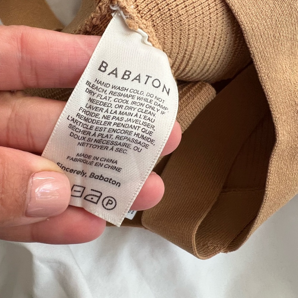 Aritzia sculptor top - Picture 2 of 4